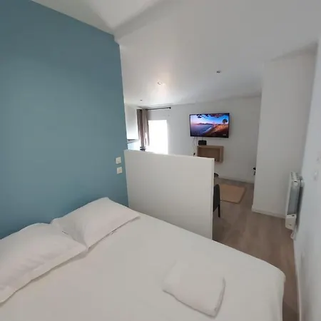 Apartment Le 6 St Caprais Wifi Et Parking Prive Agen